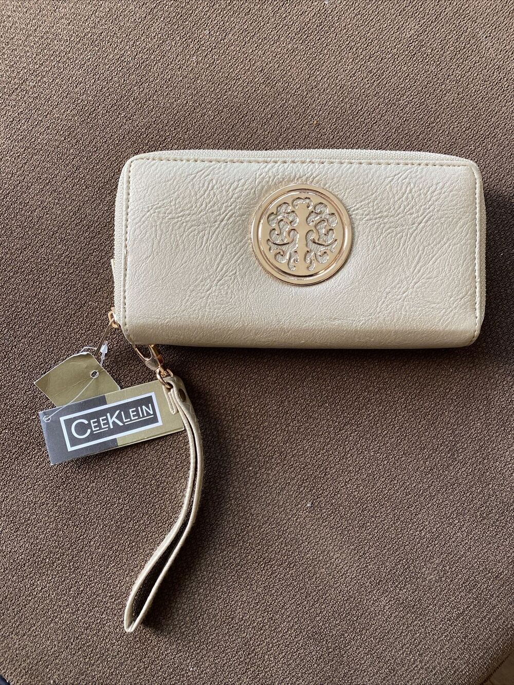 Women’s Cee Klein Zip Around Wristlet Makeup Bag New With Tag Color Soft Gold